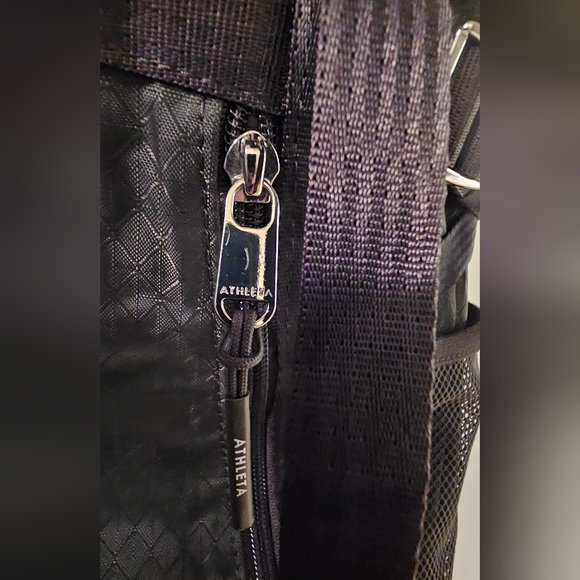 EUC! Olive Green Athleta Excursion Backpack - Picture 5 of 10